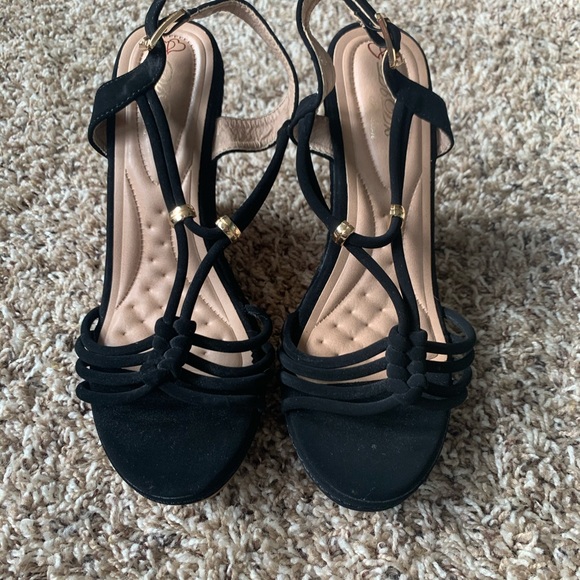 Wedge - Picture 2 of 5